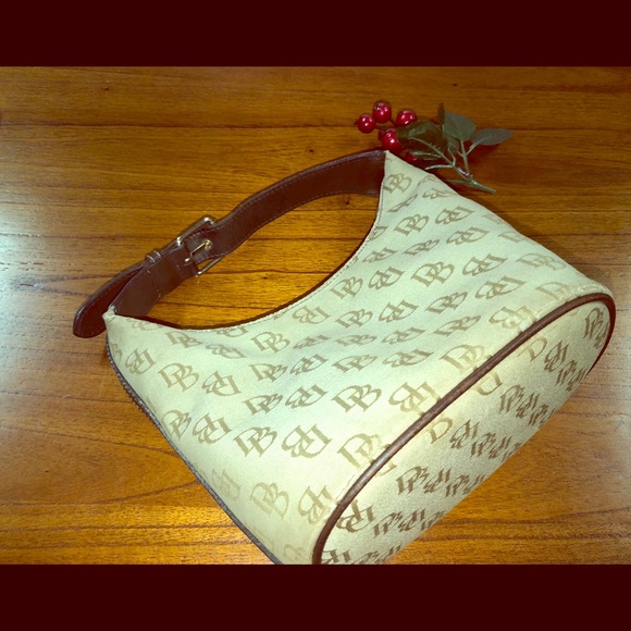 💐 Dooney & Bourke authentic, cute, bag! $5 Off! - Picture 4 of 5